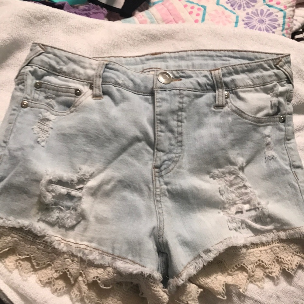 High Waisted Jr.Lg. Adorable lace around bottom